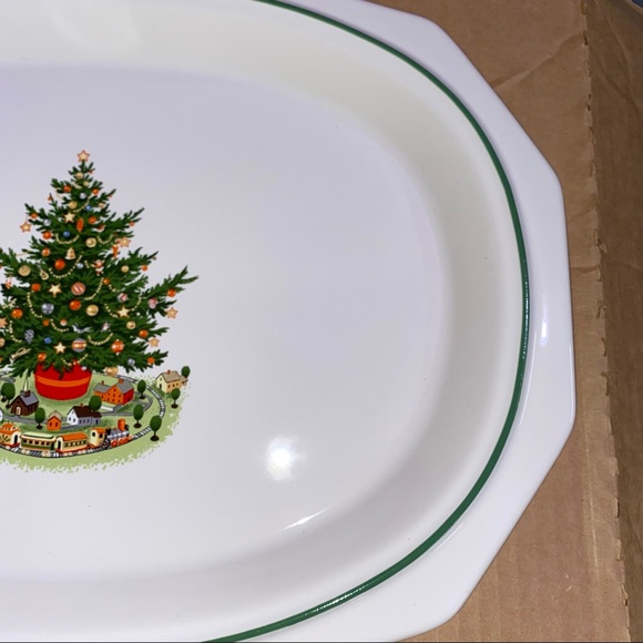 Pfaltzgraff Christmas Heritage 14” Platter NEW beautiful USA. - Picture 9 of 9